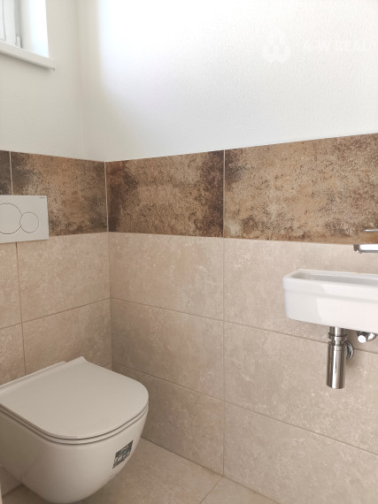 Treba len prísť a bývať - 4izbový rodinný dom (dvojdom) v obci Horná Potôň!