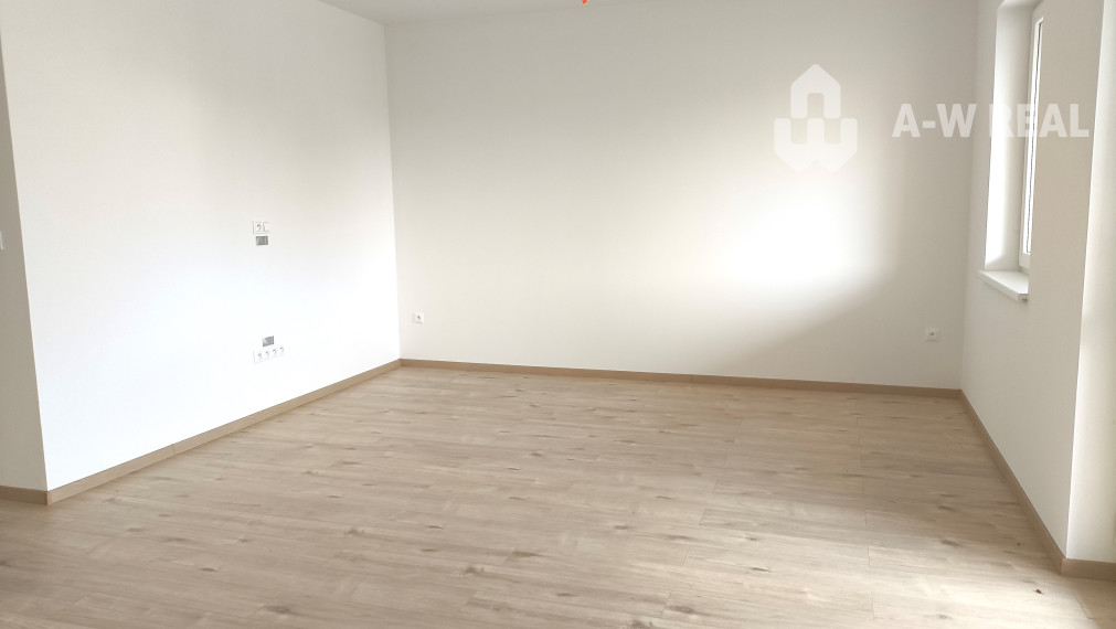 Treba len prísť a bývať - 4izbový rodinný dom (dvojdom) v obci Horná Potôň!