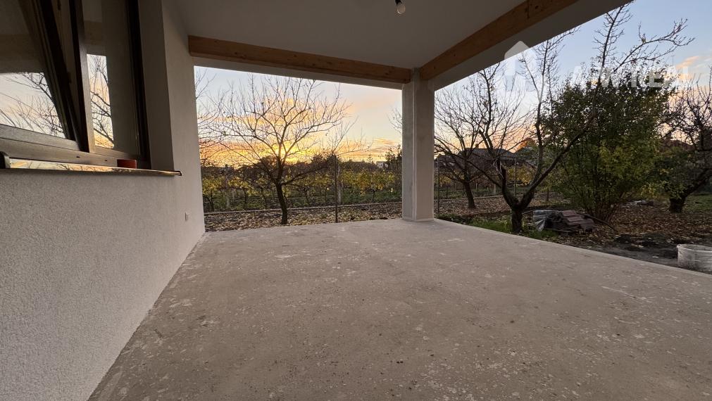 VEĽKÝ MEDER -Dvojdom- 4izbová bytová jednotka