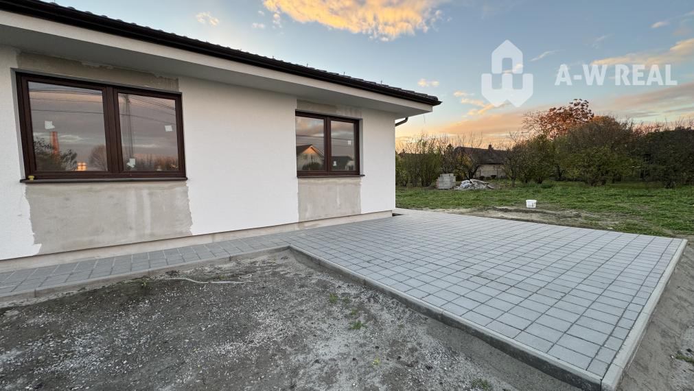 VEĽKÝ MEDER -Dvojdom- 4izbová bytová jednotka