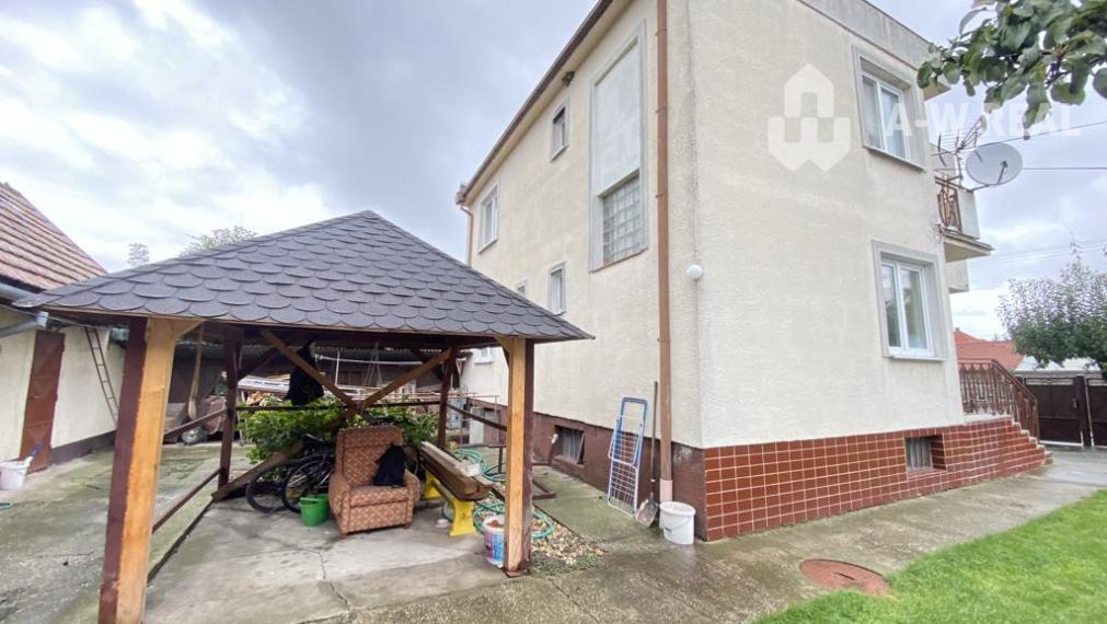 Na predaj 5 izbový rodinný dom s malým pozemkom  v obci Dolný Štál