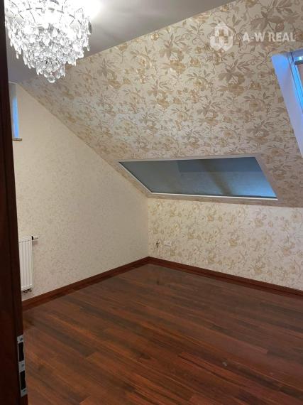 Na prenájom: 6-i. Rodinný dom s garážou a pozemkom, prenájom od 1.12.2025!!!