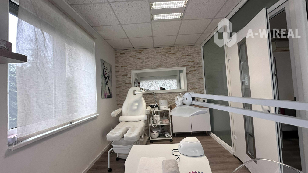 0918197701- Na prenájom kompletne zariadený a funkčný salón manikúry a pedikúry v centre mesta DS s 3 parkovacími miestami