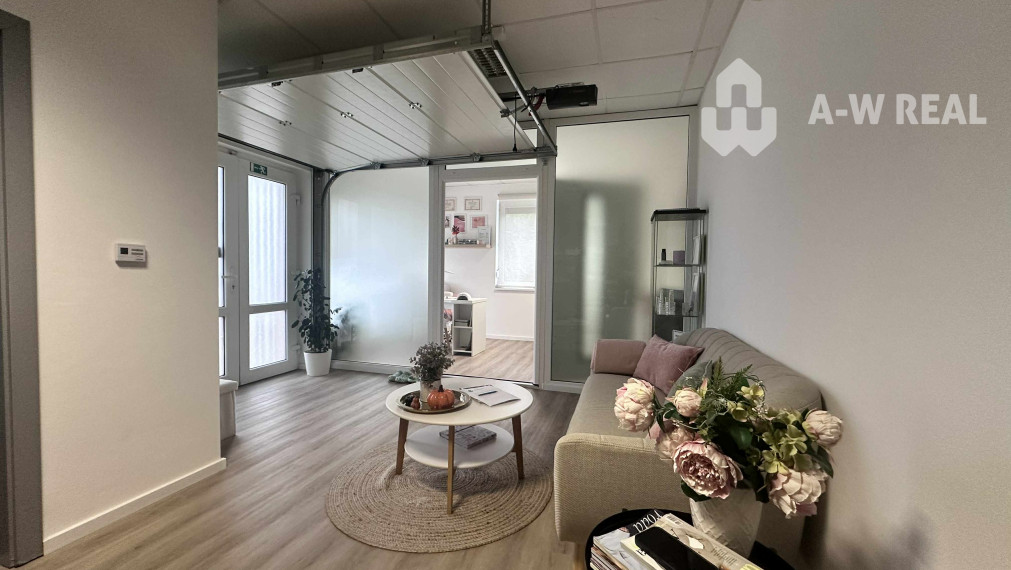 0918197701- Na prenájom kompletne zariadený a funkčný salón manikúry a pedikúry v centre mesta DS s 3 parkovacími miestami