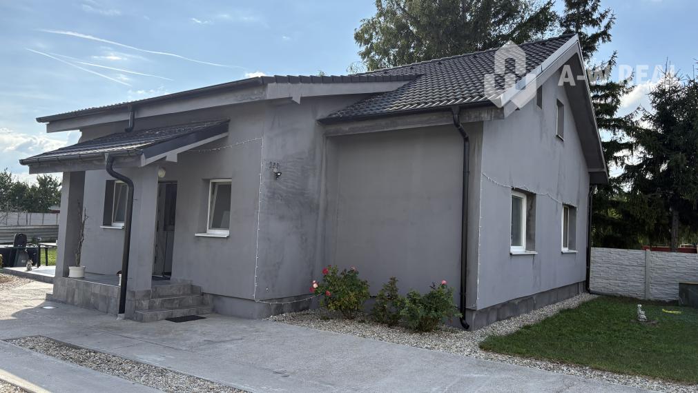 Znížená cena:  prerobený 5 + 1 izbový rodinný dom s priestrannou záhradou na 9 á pozemku v obci Kútniky pri Dunajskej Strede