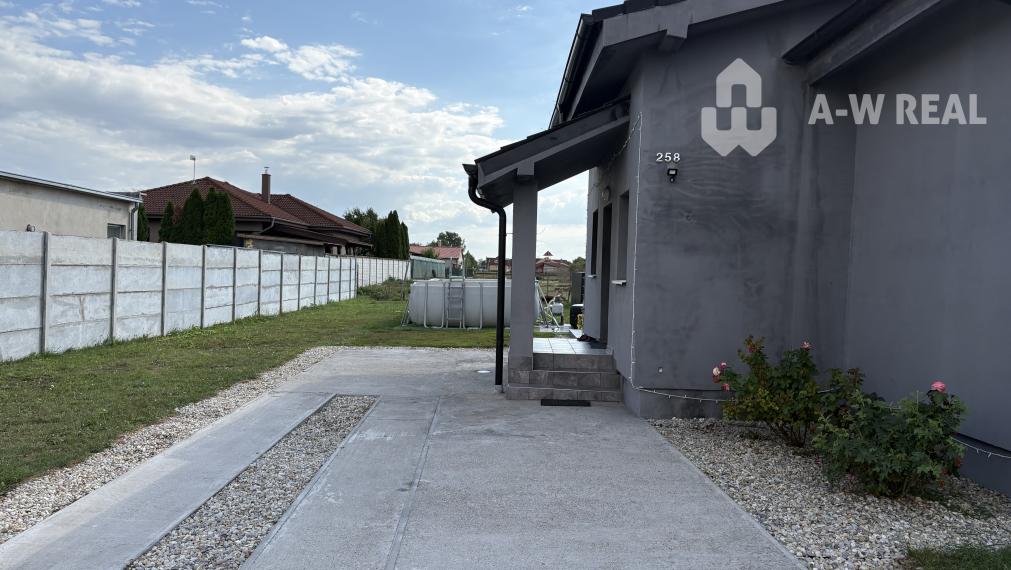 Znížená cena:  prerobený 5 + 1 izbový rodinný dom s priestrannou záhradou na 9 á pozemku v obci Kútniky pri Dunajskej Strede