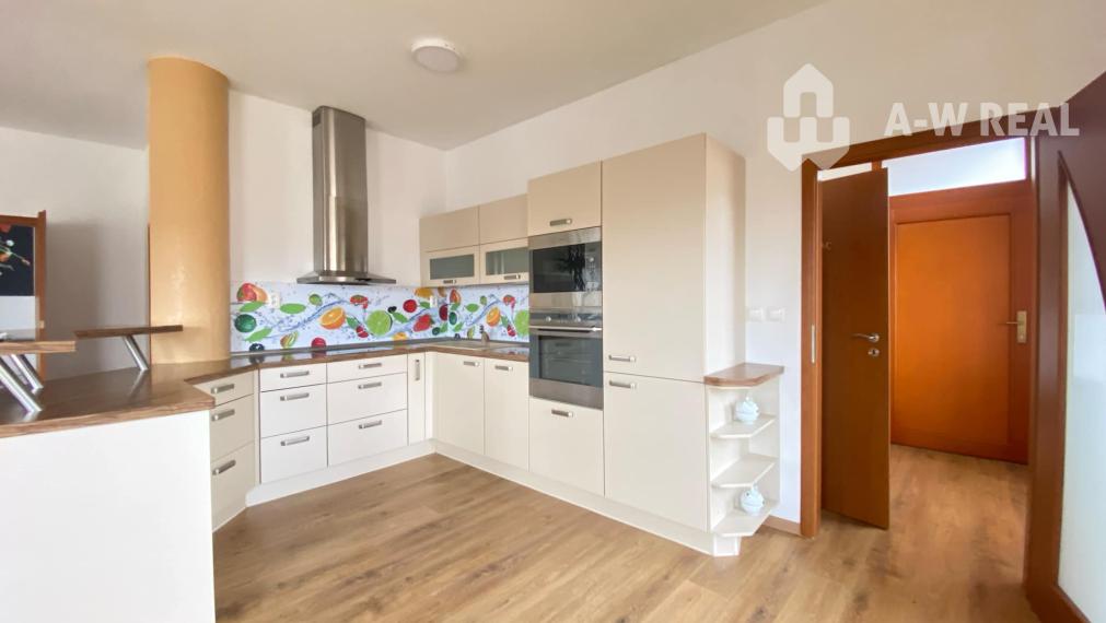 0918197701   Na predaj  elegantný 3 izbový byt priamo v centre Dunajskej Stredy 164 000,-€ / Preferujeme hotovosť