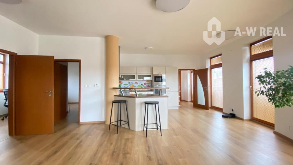 0918197701   Na predaj  elegantný 3 izbový byt priamo v centre Dunajskej Stredy 164 000,-€ / Preferujeme hotovosť