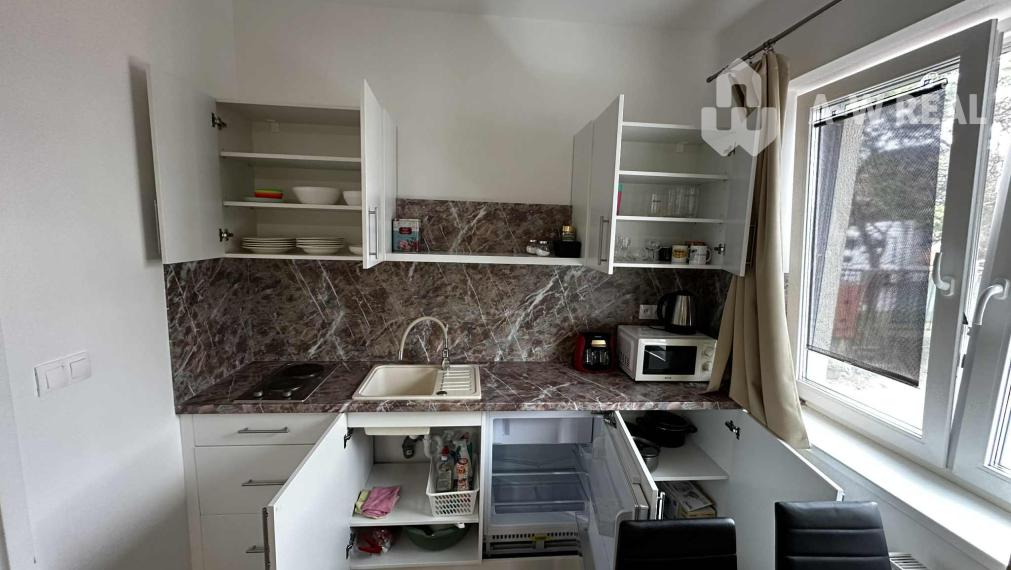 0918/197 701  Na prenájom pekná a kompletne zariadená garsónka v Dunajskej Strede vedľa termálneho kúpaliska s klimatizáciou, s internetom aj s parkovacím miestom od 1-ého FEBRUÁRA