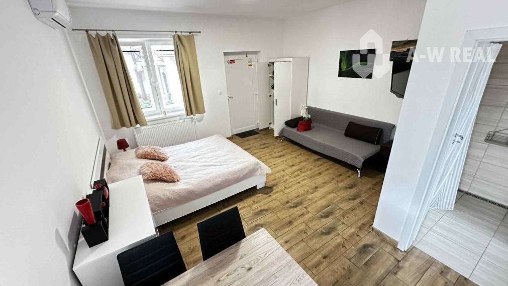 0918/197 701  Na prenájom pekná a kompletne zariadená garsónka v Dunajskej Strede vedľa termálneho kúpaliska s klimatizáciou, s internetom aj s parkovacím miestom od 1-ého FEBRUÁRA