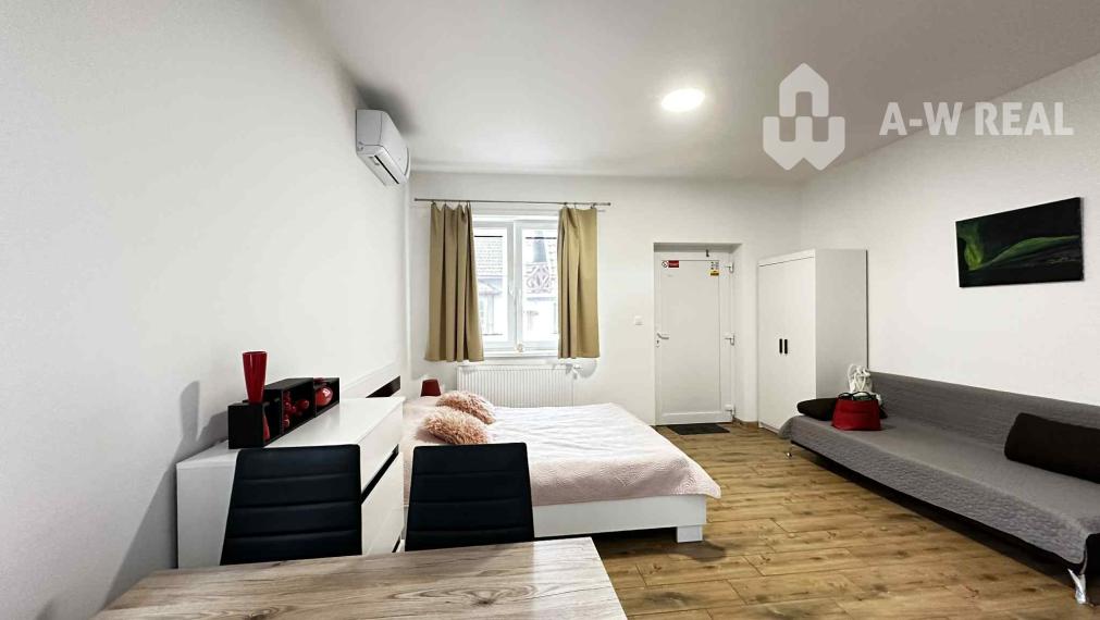 0918/197 701  Na prenájom pekná a kompletne zariadená garsónka v Dunajskej Strede vedľa termálneho kúpaliska s klimatizáciou, s internetom aj s parkovacím miestom od 1-ého FEBRUÁRA