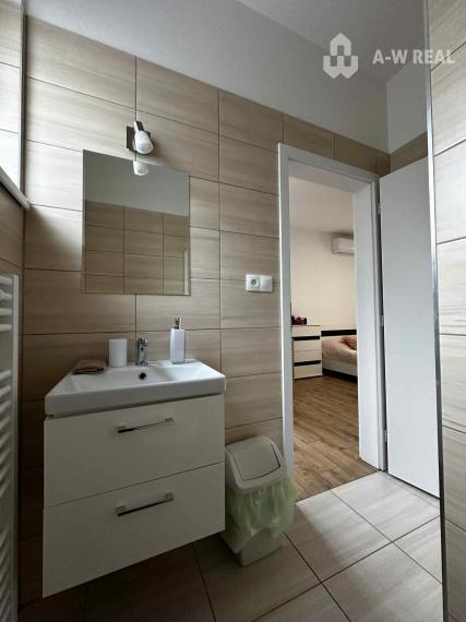 0918/197 701  Na prenájom pekná a kompletne zariadená garsónka v Dunajskej Strede vedľa termálneho kúpaliska s klimatizáciou, s internetom aj s parkovacím miestom od 1-ého FEBRUÁRA