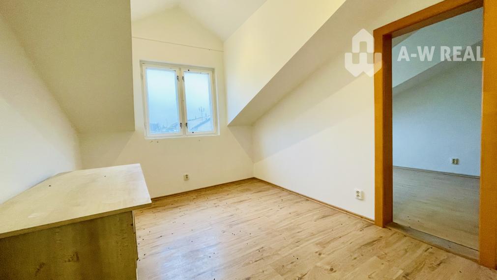 Viacúčelová budova v severnej časti mesta.