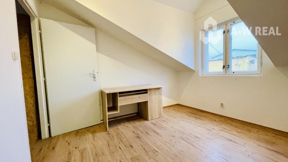 Viacúčelová budova v severnej časti mesta.