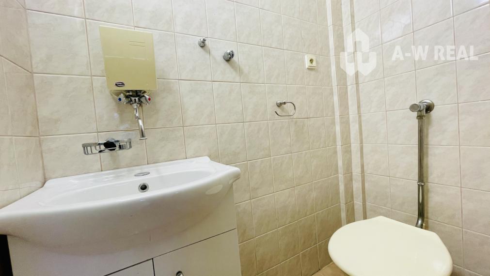 Viacúčelová budova v severnej časti mesta.