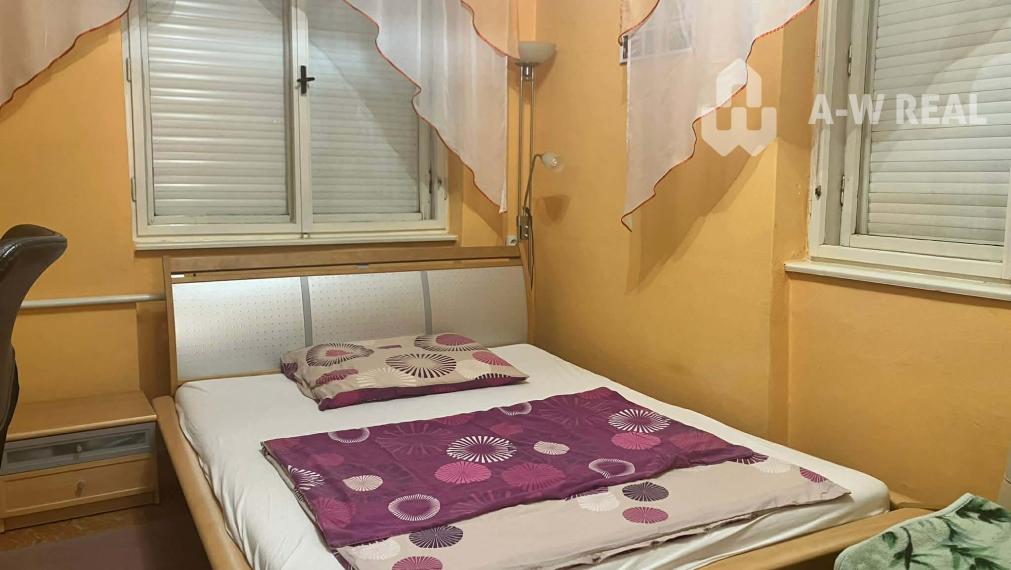 REZERVOVANÉ  0918197701 - Na predaj poschodový rodinný dom v pôvodnom stave v obci Vydrany