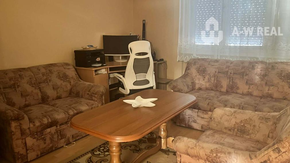 REZERVOVANÉ  0918197701 - Na predaj poschodový rodinný dom v pôvodnom stave v obci Vydrany