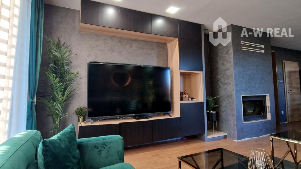 Výnimočný, luxusný, kompletne zariadený 4-i rodinný dom, krásnym veľkorysým pozemkom + vedľajšia budova: letná kuchyňa s krytou terasou v obci Vydrany