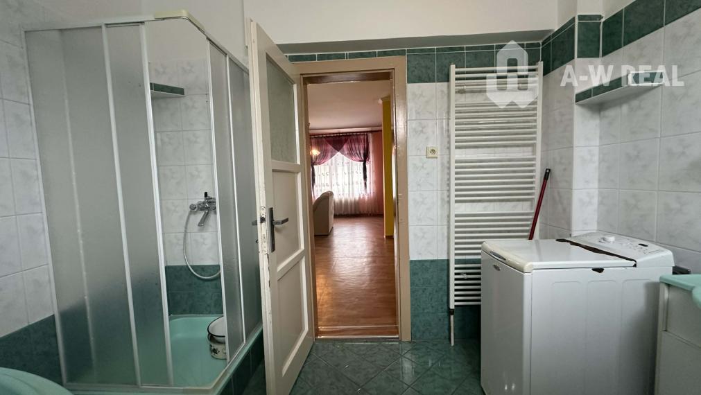 0918/197 701 Na predaj 2 generačný , 6 izbový poschodový dom s 2 samostatnými kuchyňami s veľkým pozemkom v obci Dolný Štál