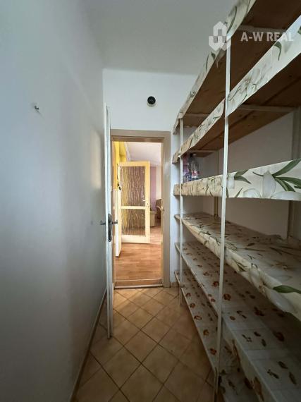 0918/197 701 Na predaj 2 generačný , 6 izbový poschodový dom s 2 samostatnými kuchyňami s veľkým pozemkom v obci Dolný Štál