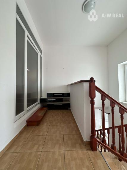 0918/197 701 Na predaj 2 generačný , 6 izbový poschodový dom s 2 samostatnými kuchyňami s veľkým pozemkom v obci Dolný Štál