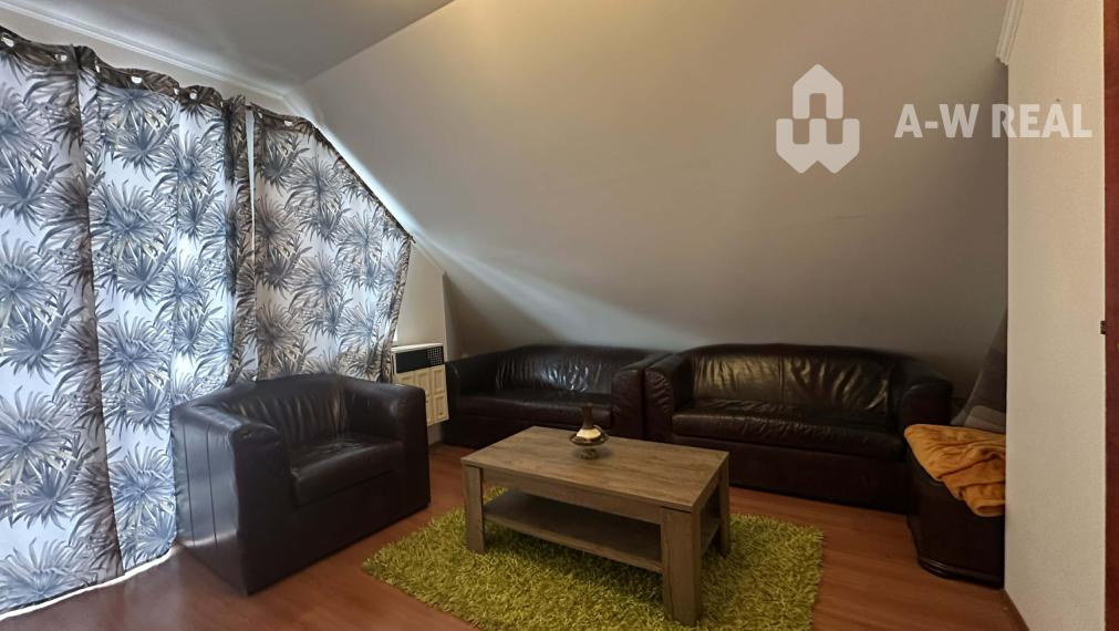 0918/197 701 Na predaj 2 generačný , 6 izbový poschodový dom s 2 samostatnými kuchyňami s veľkým pozemkom v obci Dolný Štál