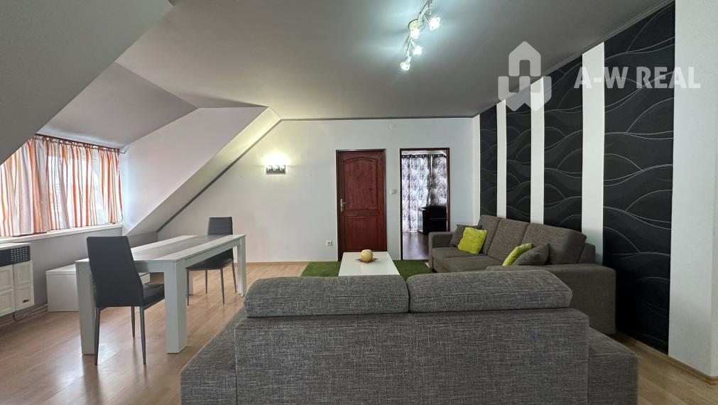 0918/197 701 Na predaj 2 generačný , 6 izbový poschodový dom s 2 samostatnými kuchyňami s veľkým pozemkom v obci Dolný Štál