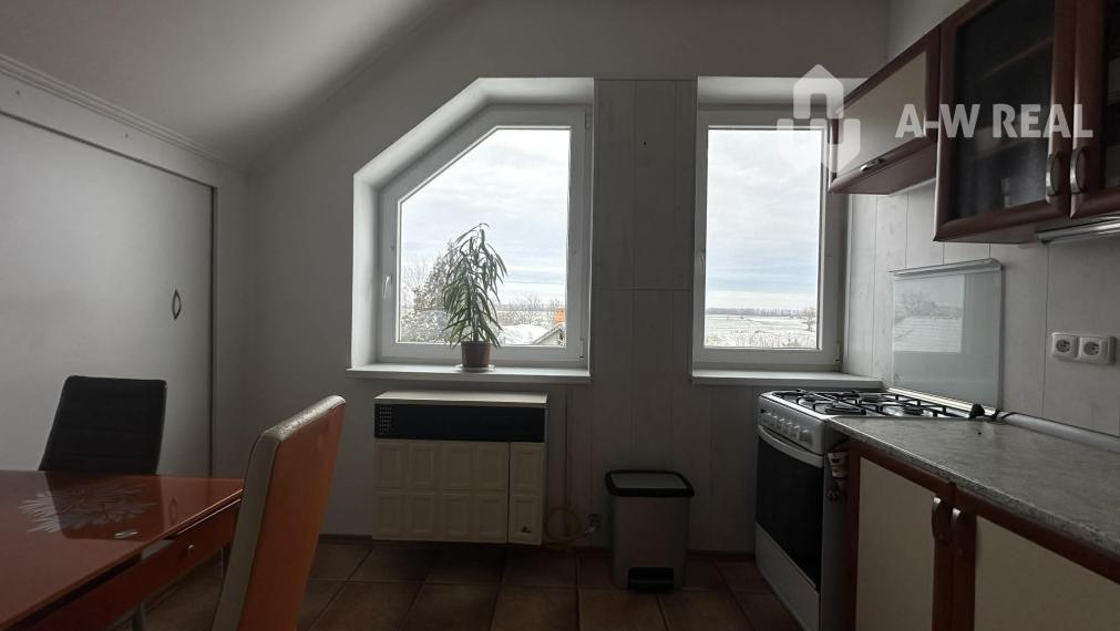 0918/197 701 Na predaj 2 generačný , 6 izbový poschodový dom s 2 samostatnými kuchyňami s veľkým pozemkom v obci Dolný Štál