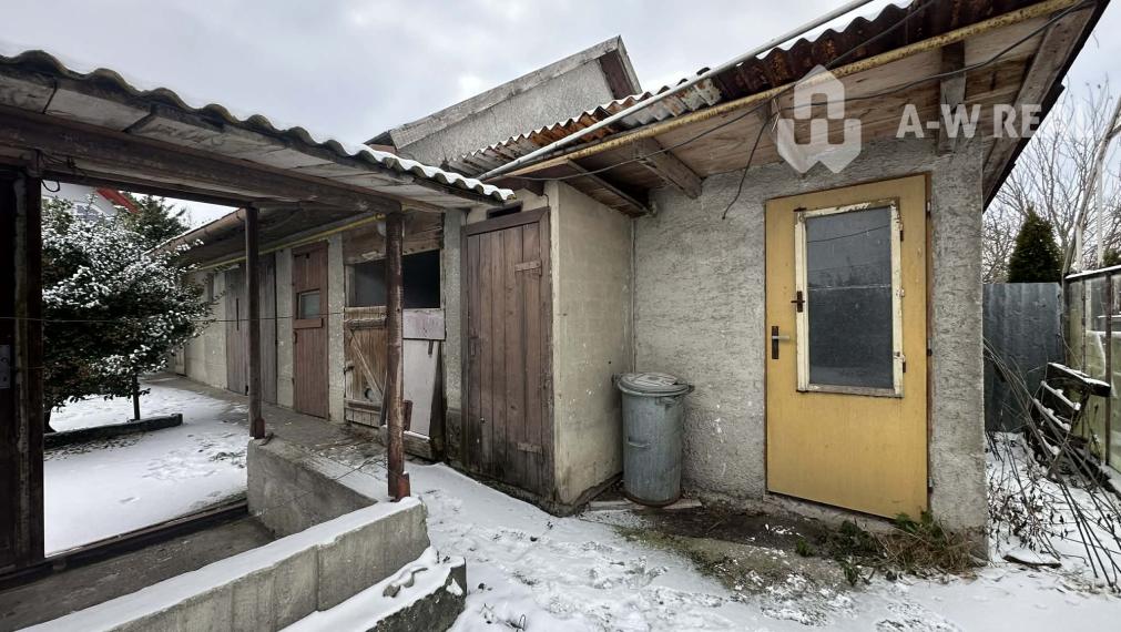 0918/197 701 Na predaj 2 generačný , 6 izbový poschodový dom s 2 samostatnými kuchyňami s veľkým pozemkom v obci Dolný Štál