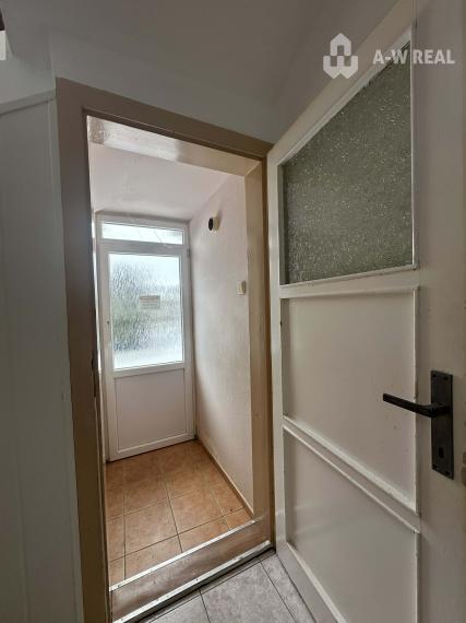 0918/197 701 Na predaj 2 generačný , 6 izbový poschodový dom s 2 samostatnými kuchyňami s veľkým pozemkom v obci Dolný Štál