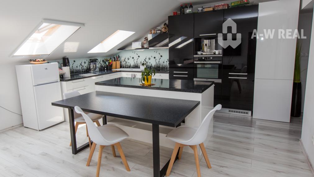 Byt v centre mesta v tehlovej stavbe.