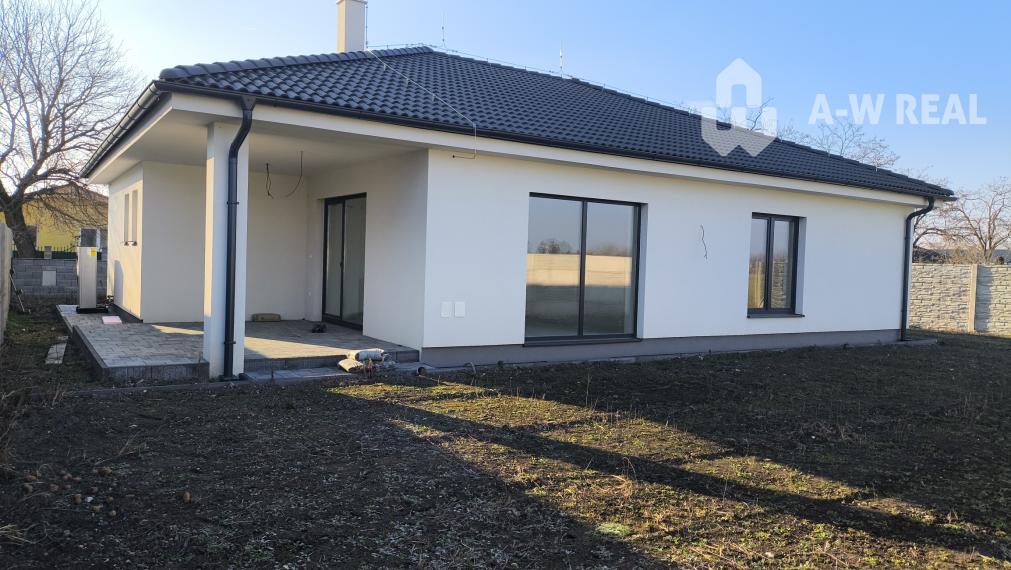 4 izbový rodinný  dom v obci Michal na Ostrove!