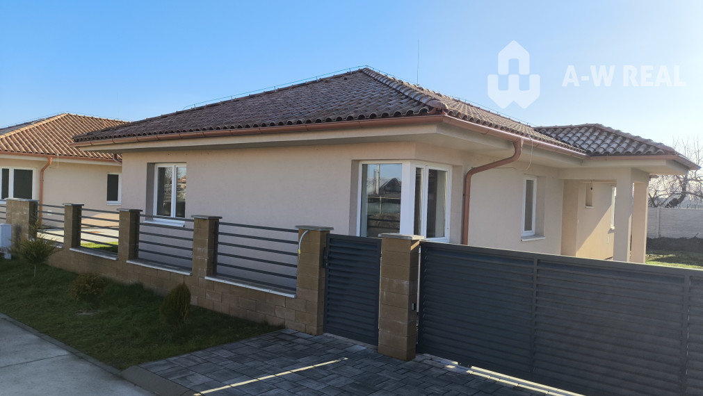 4 izbové exkluzívne rodinné domy v obci Čečínska Potôň!