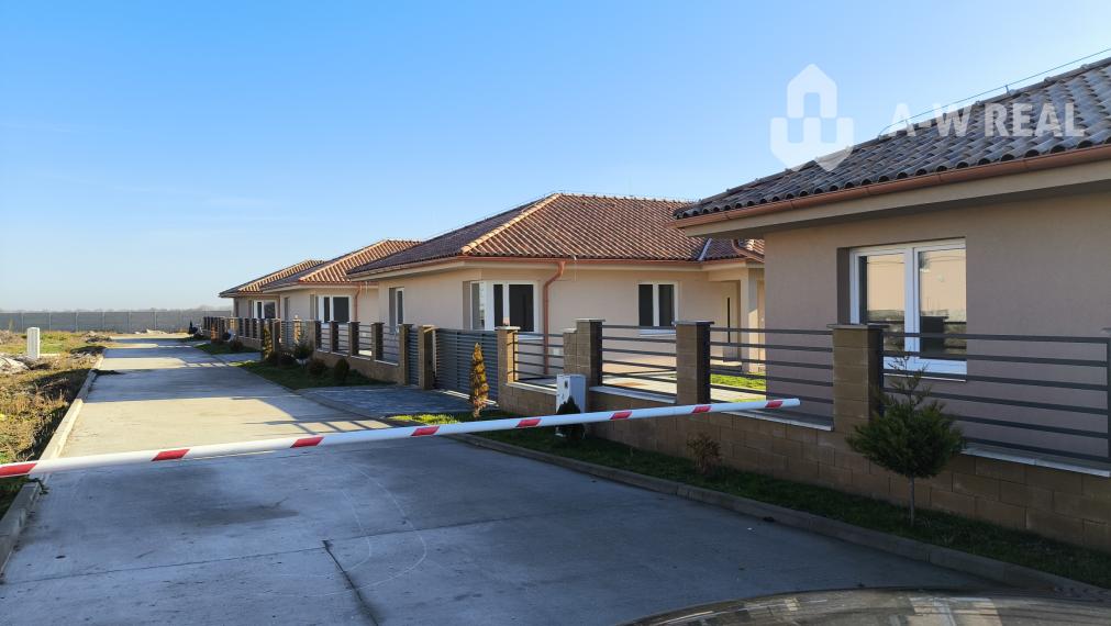 4 izbové exkluzívne rodinné domy v obci Čečínska Potôň!