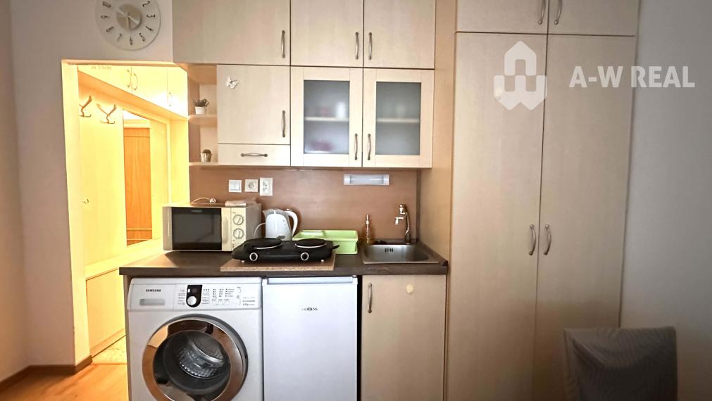 Na prenájom garsónka s balkónom aj s výťahom   v centre mesta DS