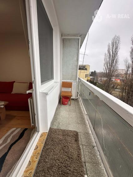 Na prenájom garsónka s balkónom aj s výťahom   v centre mesta DS