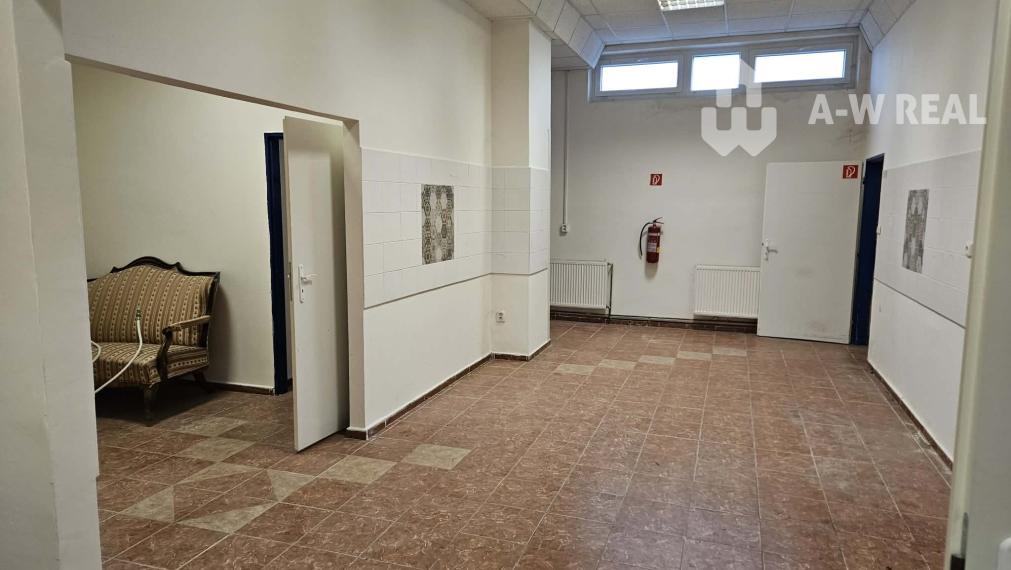 Exkluzívny obchodný priestor na prenájom v centre Dunajskej Stredy – ul. Vámbéryho