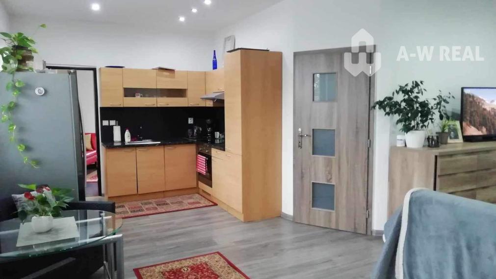 Predám 3 izbový rodinný dom s malým pozemkom v obci Ohrady iba 7 km od Dunajskej Stredy