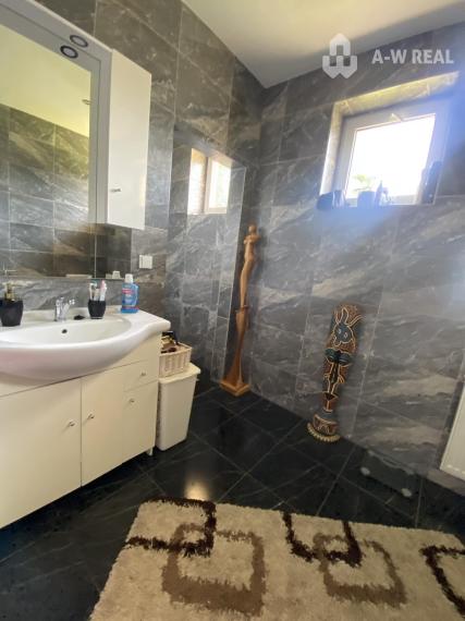 Predám 3 izbový rodinný dom s malým pozemkom v obci Ohrady iba 7 km od Dunajskej Stredy