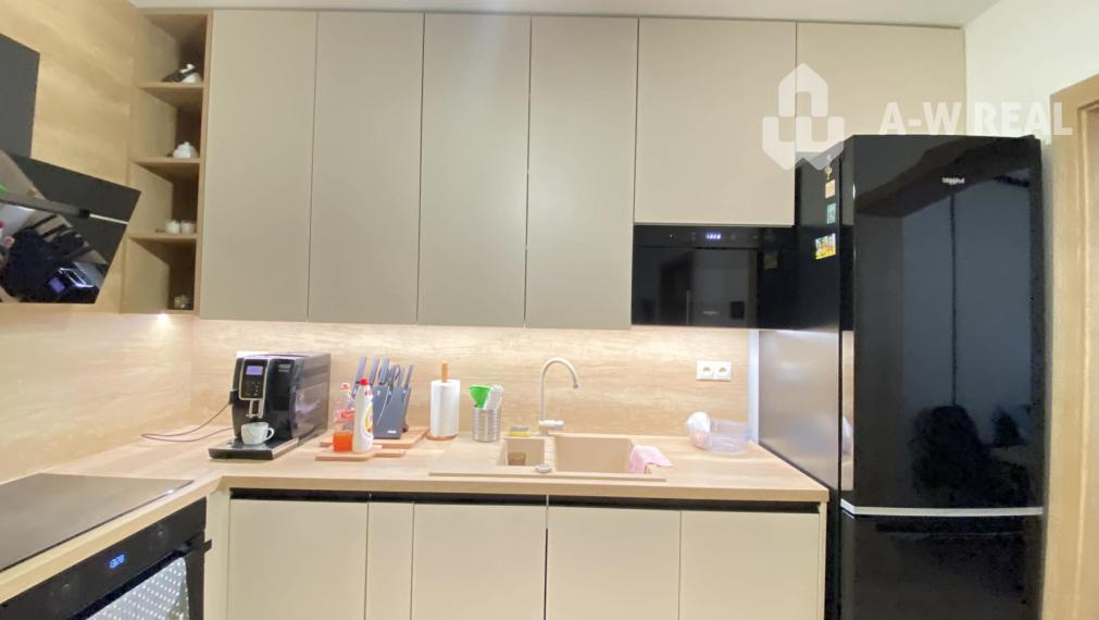 Predám priestranný  3 izbový  byt s veľkou terasou a možnosťou kúpy garáže v Dunajskej Strede alebo majiteľ je otvorený aj výmene za iný dom v okruhu 15 km od DS