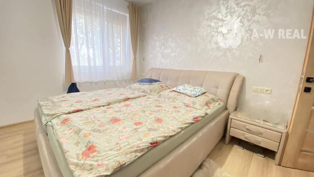 Predám priestranný  3 izbový  byt s veľkou terasou a možnosťou kúpy garáže v Dunajskej Strede alebo majiteľ je otvorený aj výmene za iný dom v okruhu 15 km od DS