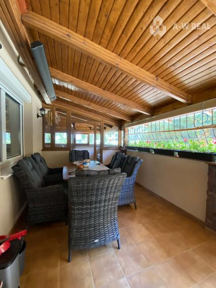 Predám priestranný  3 izbový  byt s veľkou terasou a možnosťou kúpy garáže v Dunajskej Strede alebo majiteľ je otvorený aj výmene za iný dom v okruhu 15 km od DS