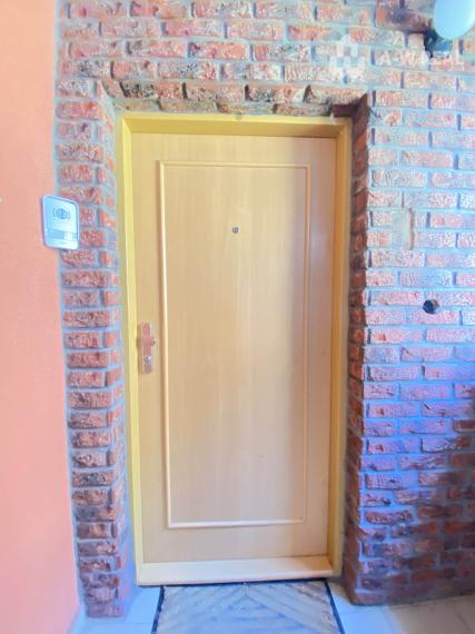 Predám priestranný  3 izbový  byt s veľkou terasou a možnosťou kúpy garáže v Dunajskej Strede alebo majiteľ je otvorený aj výmene za iný dom v okruhu 15 km od DS