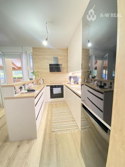 Predám priestranný  3 izbový  byt s veľkou terasou a možnosťou kúpy garáže v Dunajskej Strede alebo majiteľ je otvorený aj výmene za iný dom v okruhu 15 km od DS