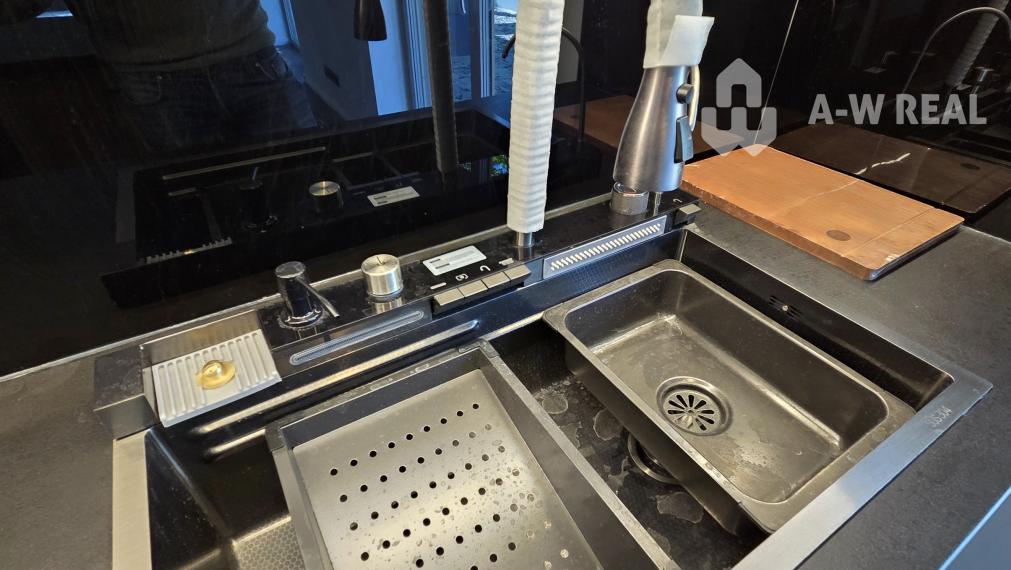 Predám modernú novostavbu polovice poschodového dvojdomu v II. obvode Budapešť, v pokojnej a vyhľadávanej lokalite Budaliget.