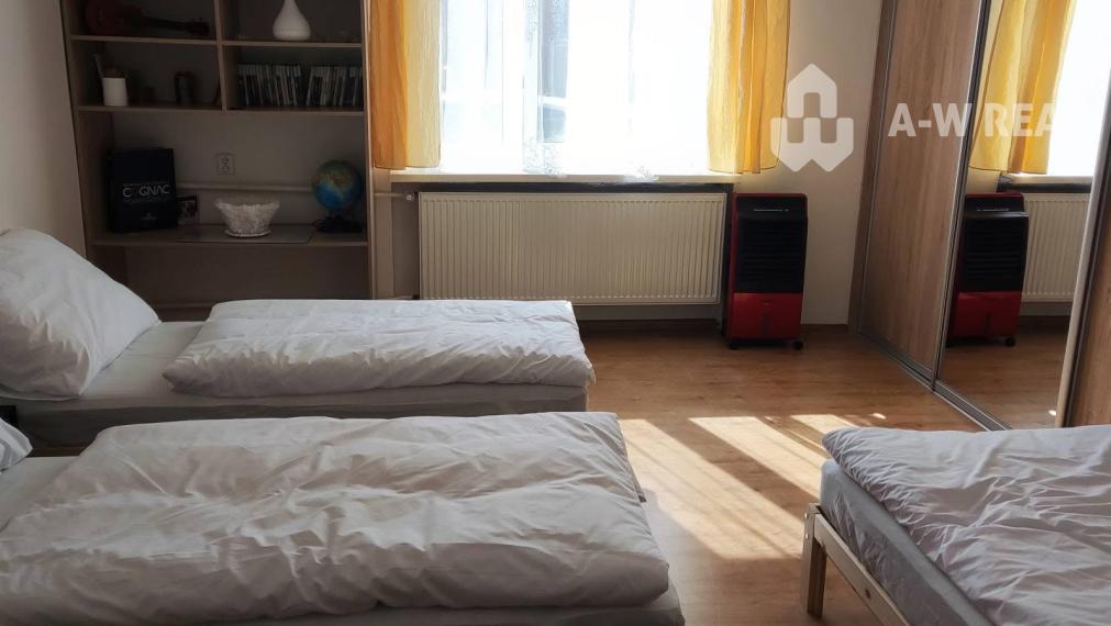 Kompletne zrekonštruovaný rodinný dom s wellness, bazénom a krásnou záhradou – Dolný Štál