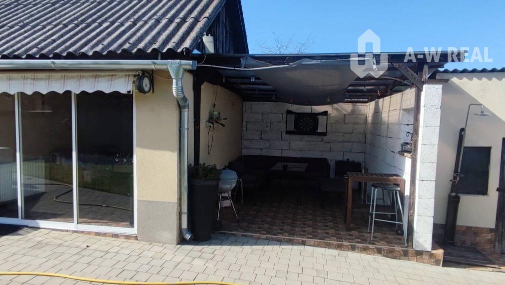 Kompletne zrekonštruovaný rodinný dom s wellness, bazénom a krásnou záhradou – Dolný Štál