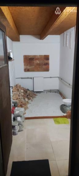 Kompletne zrekonštruovaný rodinný dom s wellness, bazénom a krásnou záhradou – Dolný Štál