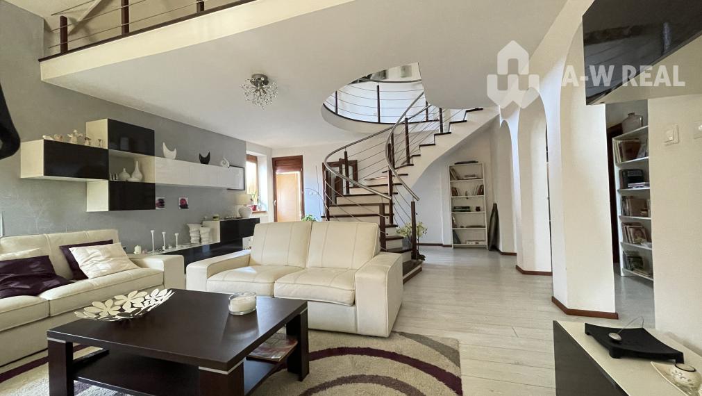 VKUSNÝ 4-IZBOVÝ RODINNÝ DOM S GARÁŽOU NA PREDAJ V OBCI TOPOĽNÍKY