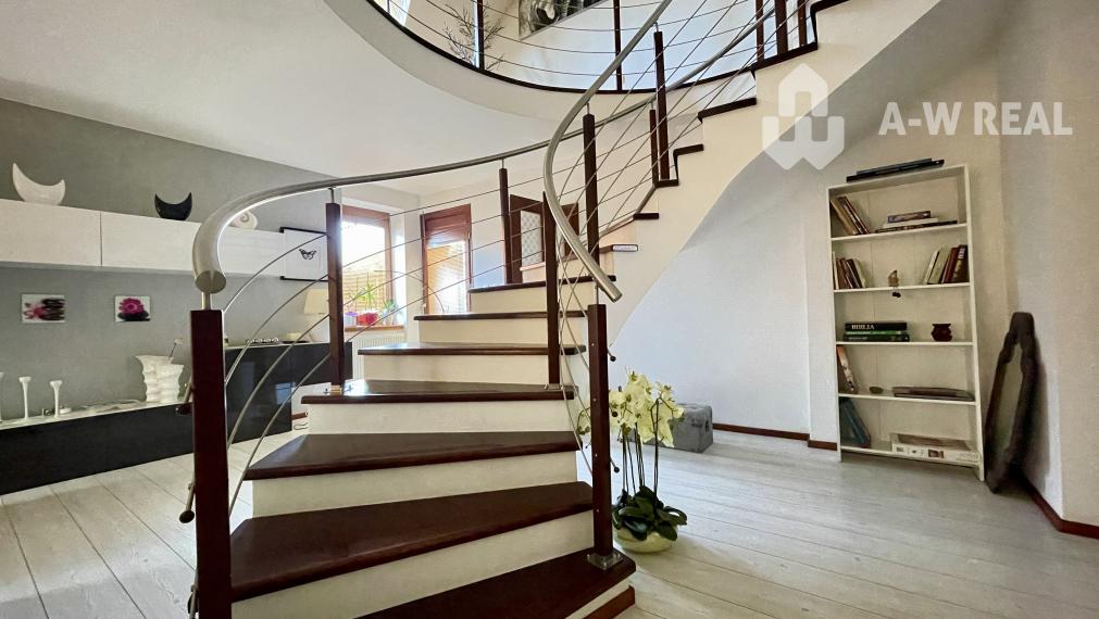 VKUSNÝ 4-IZBOVÝ RODINNÝ DOM S GARÁŽOU NA PREDAJ V OBCI TOPOĽNÍKY